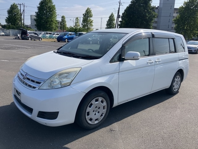 TOYOTA ISIS 2010