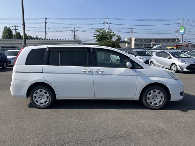 TOYOTA ISIS 2010