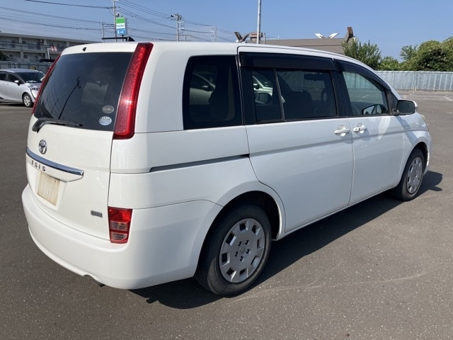 TOYOTA ISIS 2010