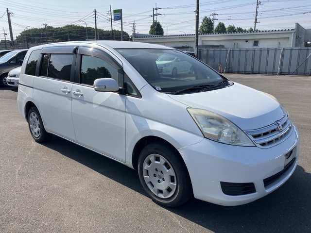 TOYOTA ISIS 2010