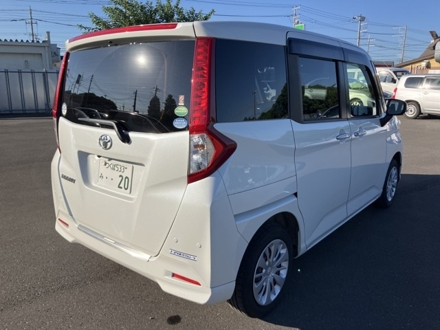 TOYOTA ROOMY 2019