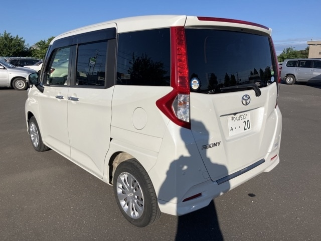 TOYOTA ROOMY 2019