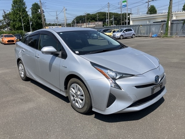 TOYOTA PRIUS 2018