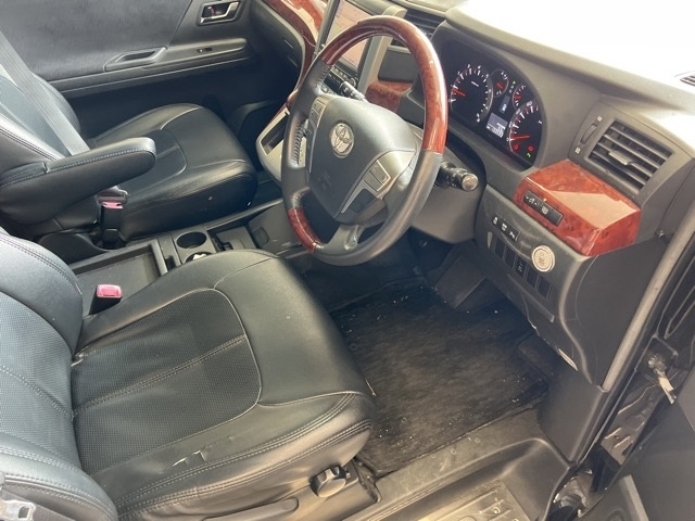 TOYOTA VELLFIRE 2010