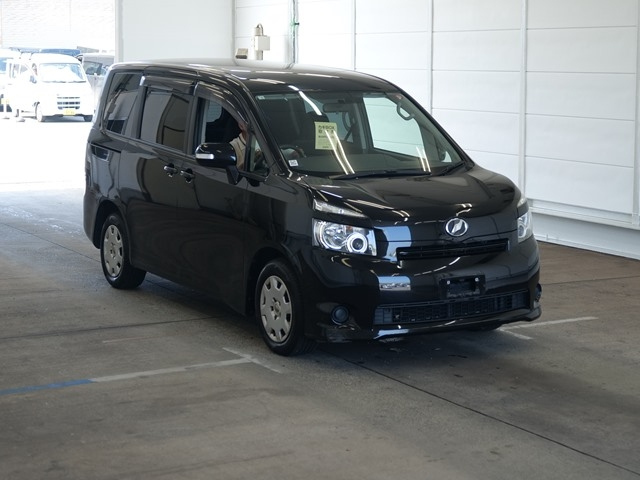 TOYOTA VOXY 2008