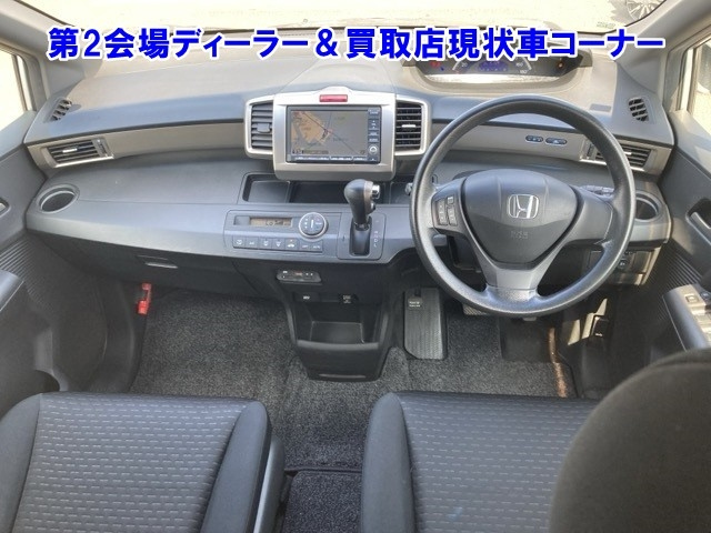 HONDA FREED 2010