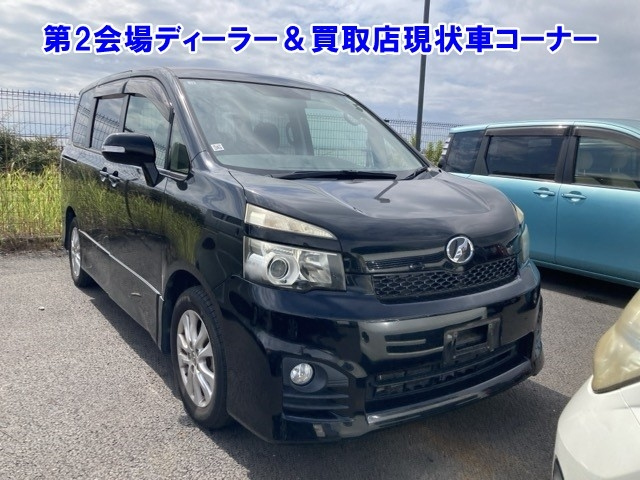 TOYOTA VOXY 2012