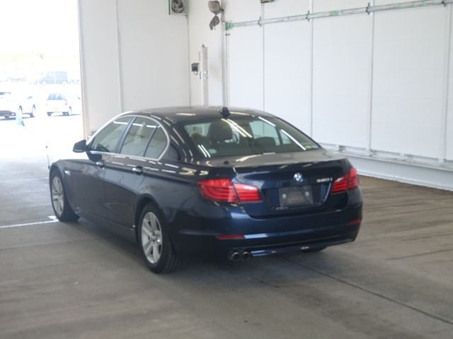BMW 5 SERIES 2010