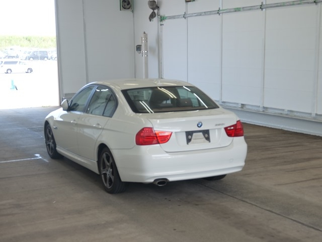 BMW 3 SERIES 2010
