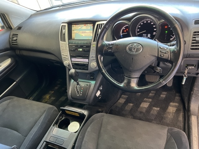 TOYOTA HARRIER 2011