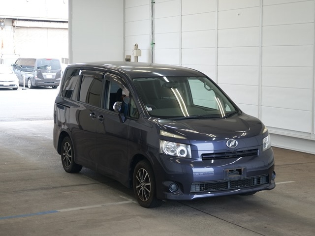 TOYOTA VOXY 2008