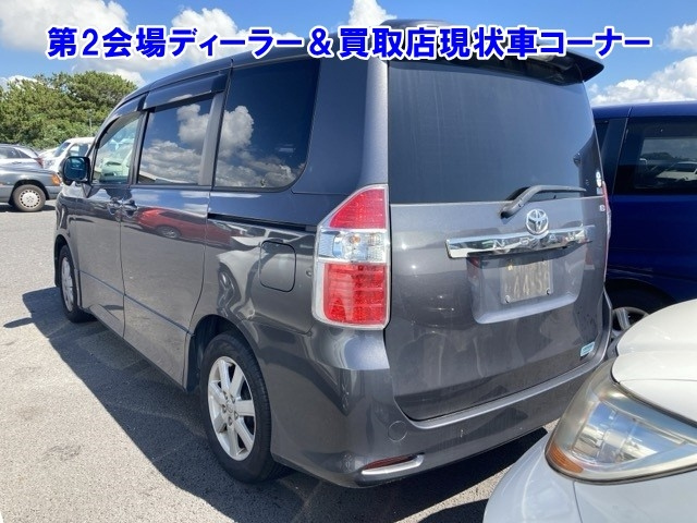 TOYOTA NOAH 2008