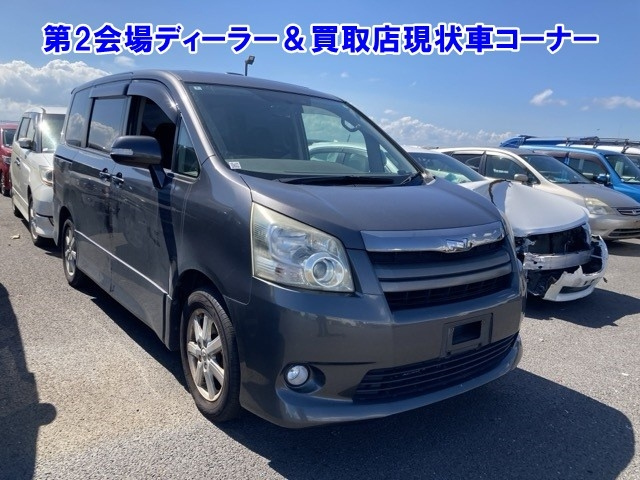 TOYOTA NOAH 2008