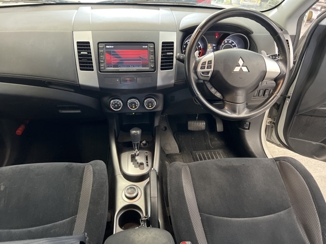 MITSUBISHI OUTLANDER 2010