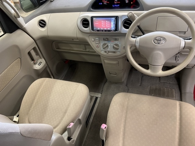 TOYOTA PORTE 2012