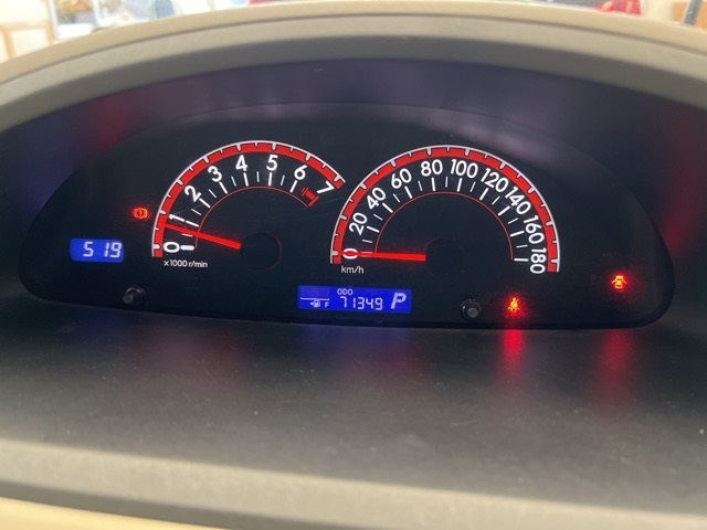 TOYOTA PORTE 2012