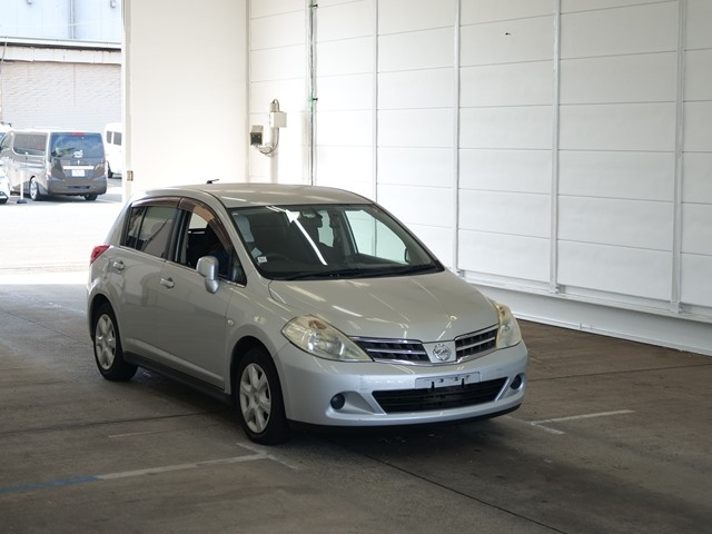 NISSAN TIIDA 2008