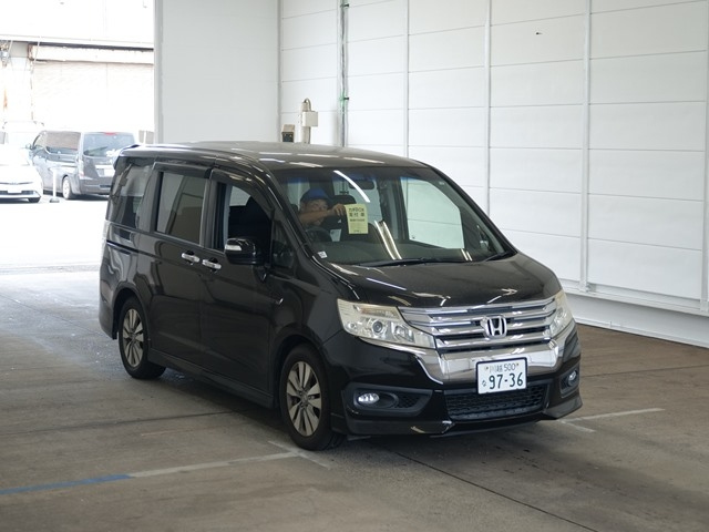 HONDA STEP WAGON 2013