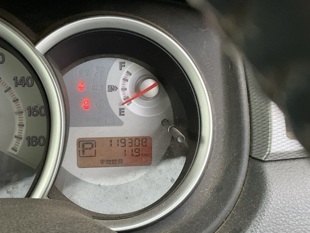 NISSAN TIIDA 2009
