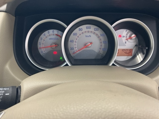 NISSAN TIIDA 2010