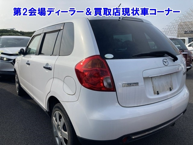 MAZDA VERISA 2009