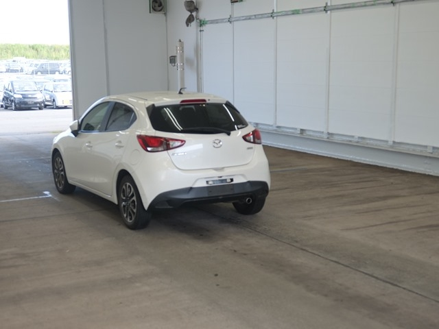 MAZDA DEMIO 2015