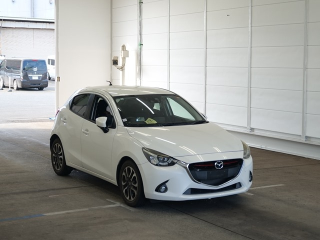 MAZDA DEMIO 2015