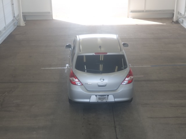NISSAN TIIDA 2010