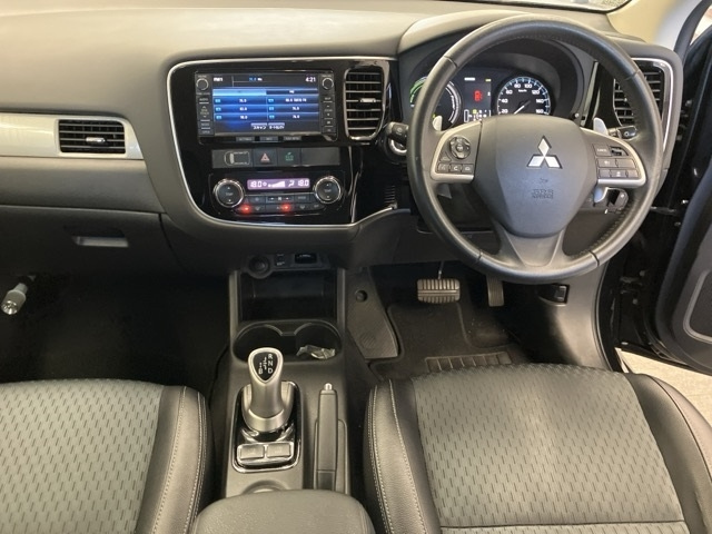 MITSUBISHI OUTLANDER PHEV 2015