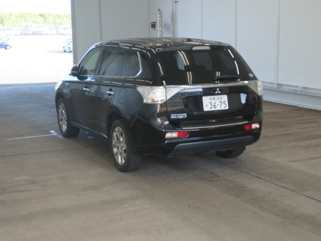 MITSUBISHI OUTLANDER PHEV 2015