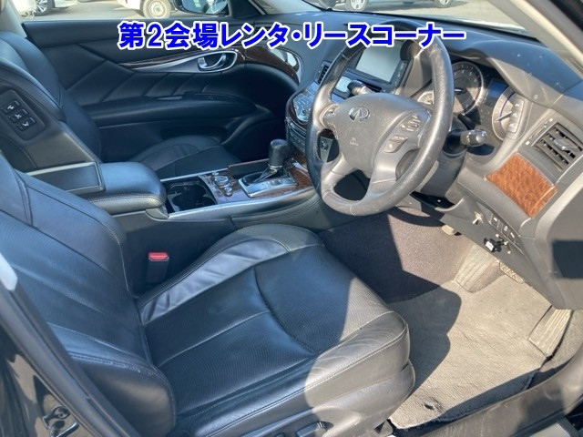 NISSAN FUGA 2016