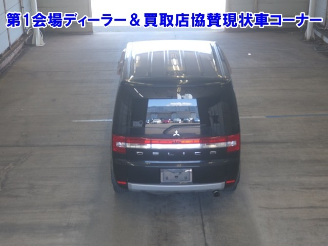 MITSUBISHI DELICA D5 2010