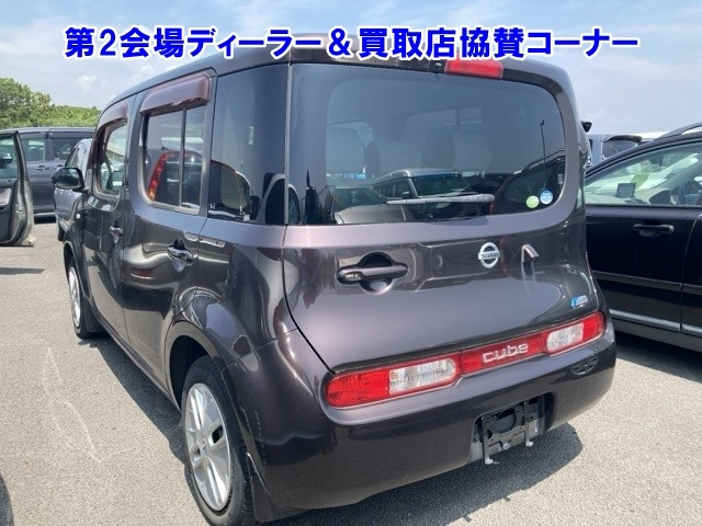 NISSAN CUBE 2010