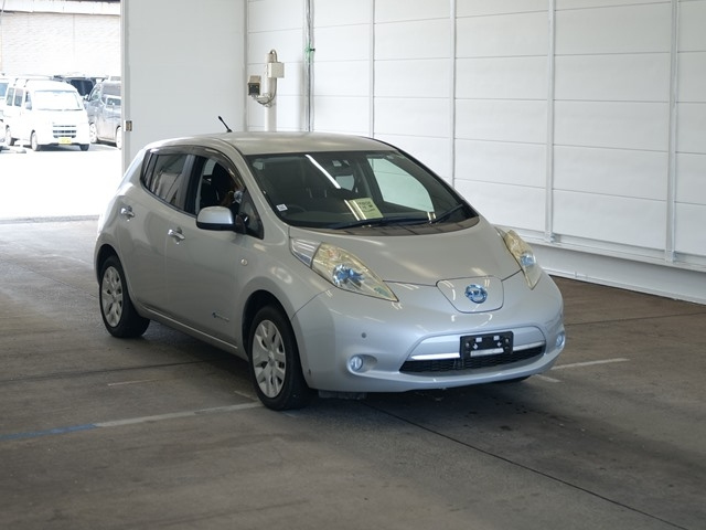 NISSAN LEAF 2015