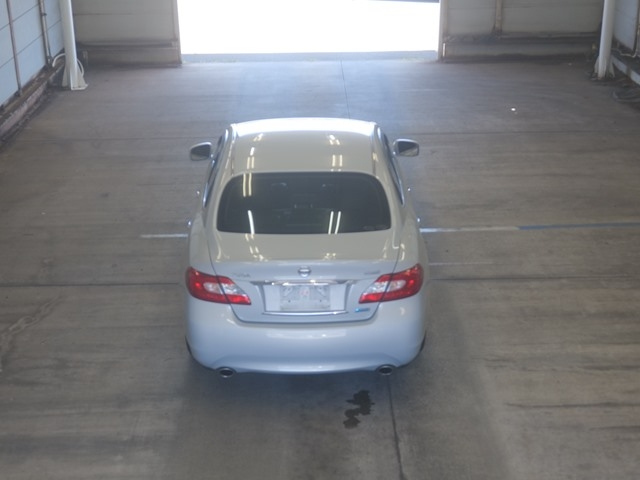 NISSAN FUGA 2010