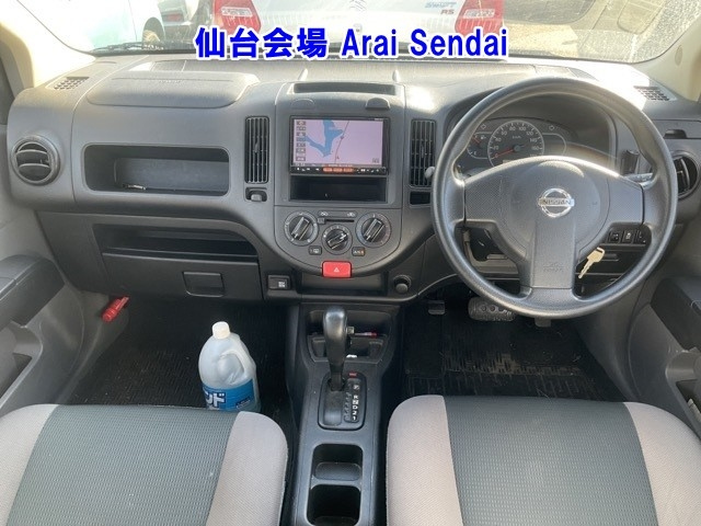 NISSAN AD 2018