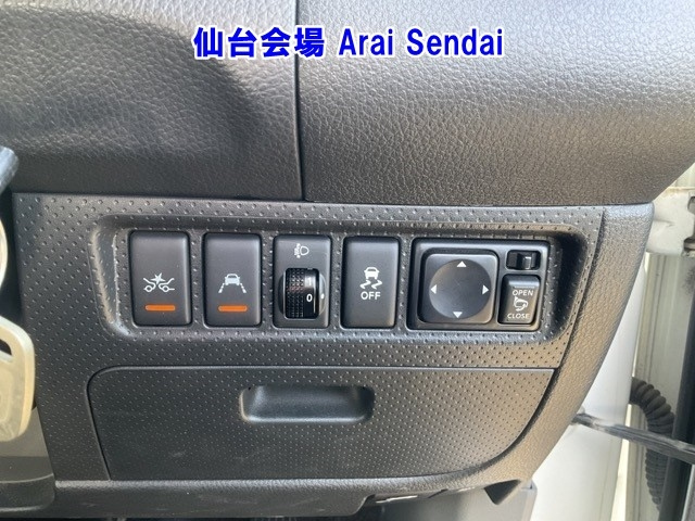NISSAN AD 2018