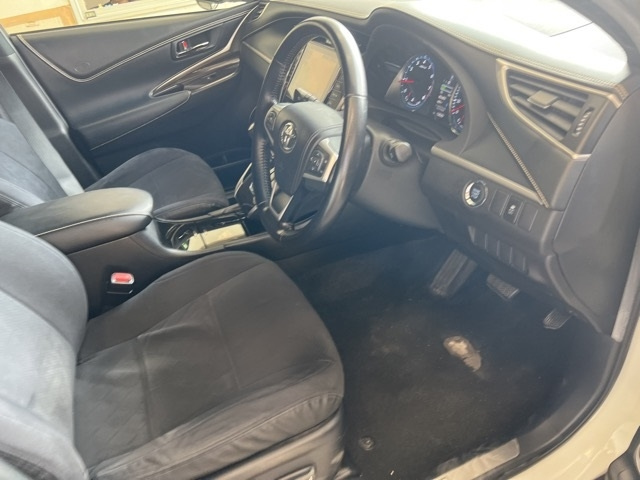 TOYOTA HARRIER 2014