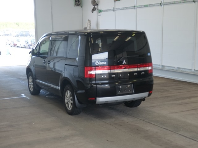 MITSUBISHI DELICA D5 2012
