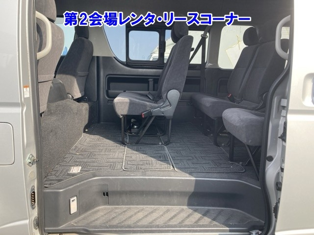TOYOTA HIACE 2015