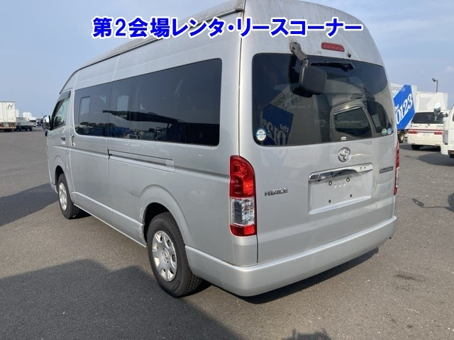 TOYOTA HIACE 2015