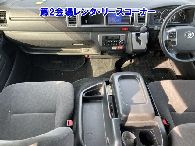 TOYOTA HIACE 2015