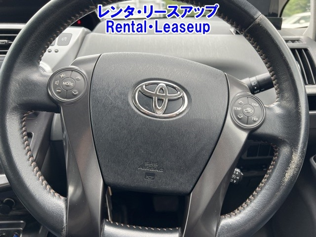 TOYOTA PRIUS ALPHA 2014
