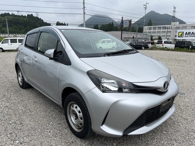 TOYOTA VITZ 2016
