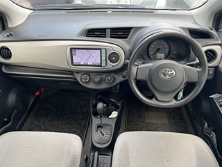 TOYOTA VITZ 2012