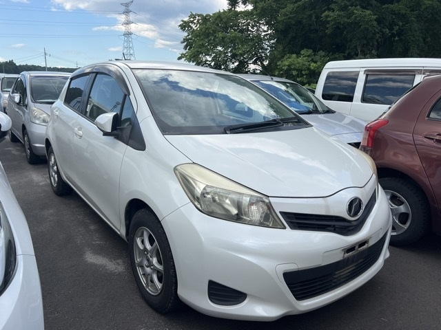 TOYOTA VITZ 2012