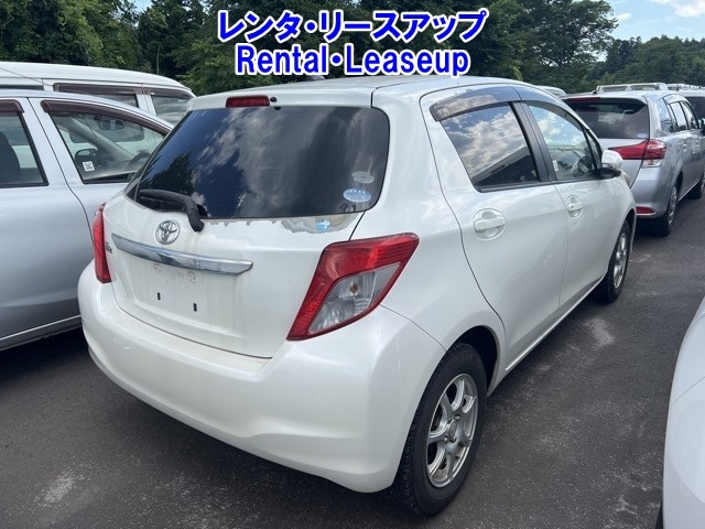 TOYOTA VITZ 2012