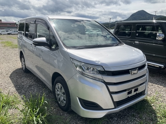 TOYOTA NOAH 2018
