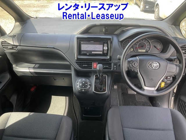 TOYOTA NOAH 2018
