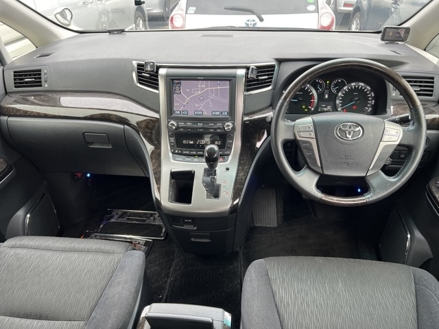 TOYOTA ALPHARD 2012